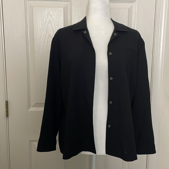 Banana Republic: Wool Top w/snap button closure - Picture 6 of 12